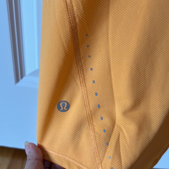 Lululemon Training and Running T-Shirt size 4 - Picture 4 of 5